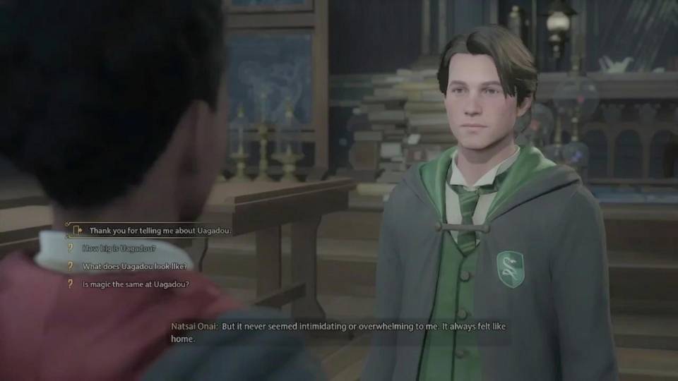 Hogwarts Legacy with ray tracing off — standard rasterisation lighting in castle corridor