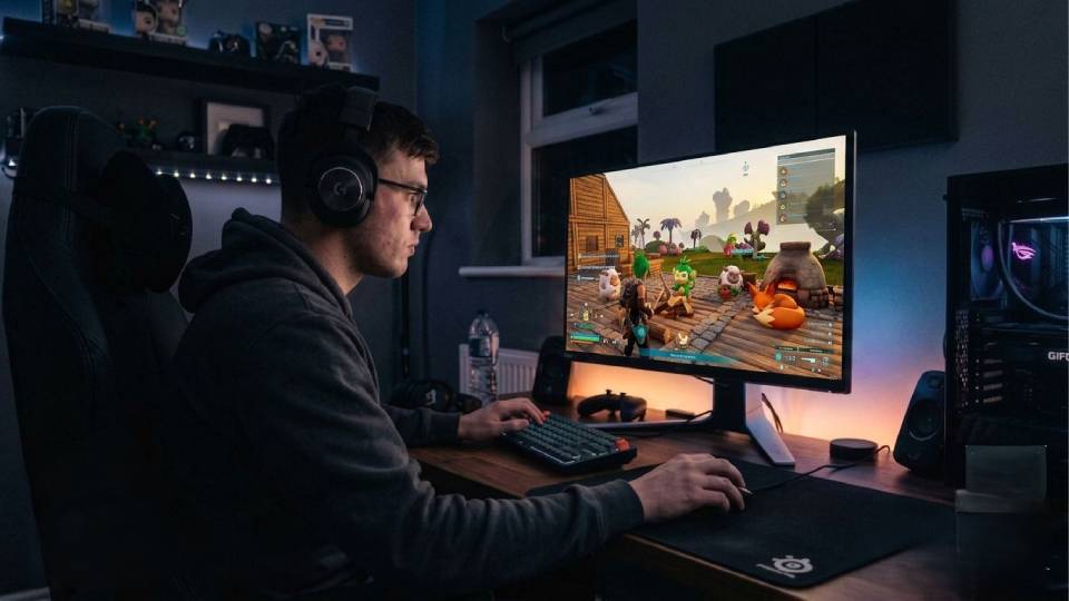 Solo Palworld explorer at a relaxed gaming desk